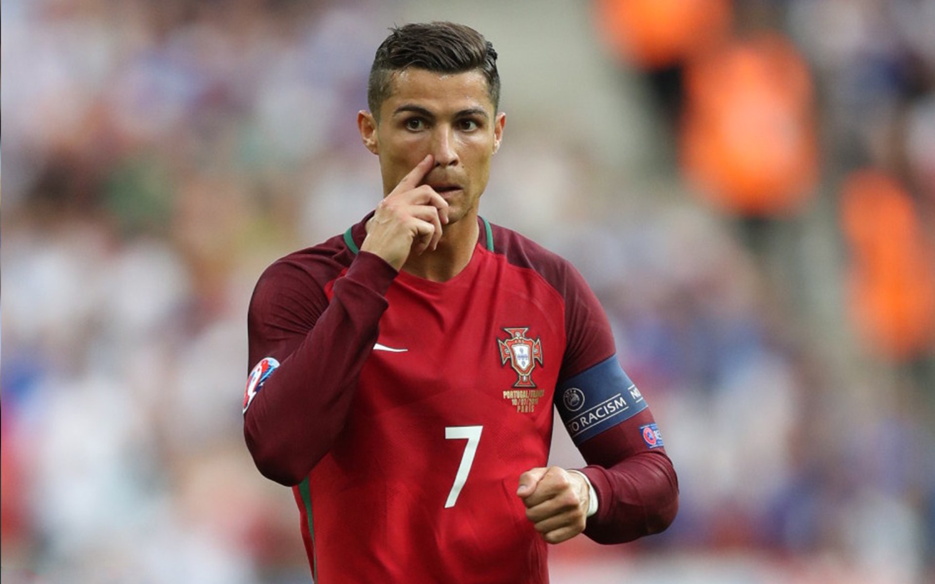 国际足球裁判引入自动判罚系统，创新引领行业发展，足球国家裁判