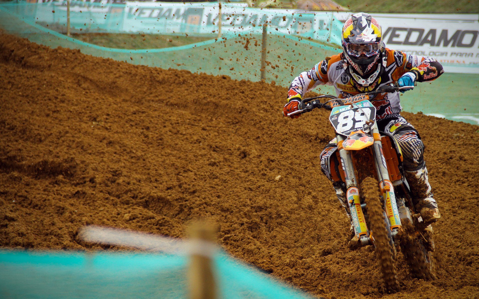 恩比德连续封盖震慑篮下七六人防守提升明显,恩比德打了几年篮球